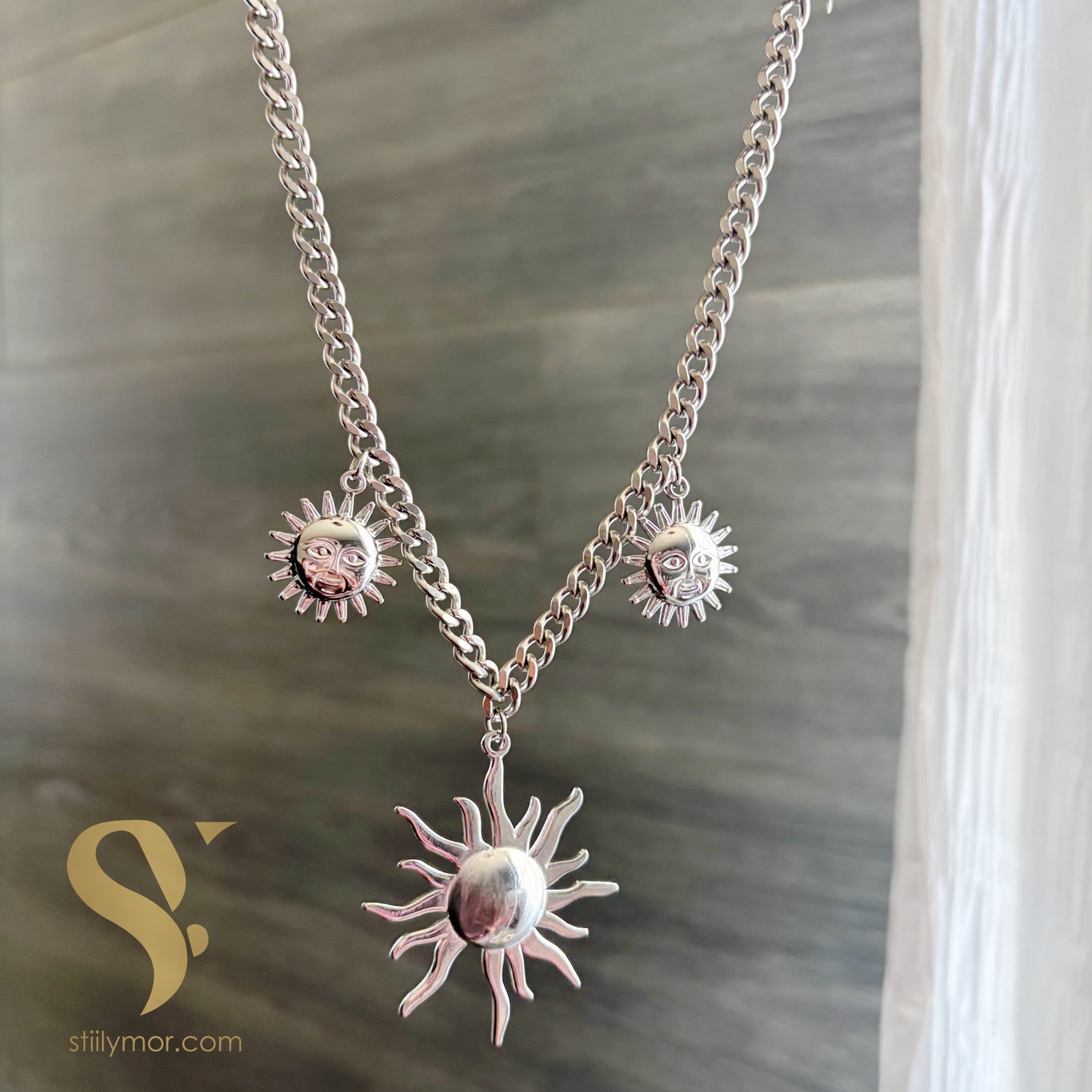 Collar soles plata